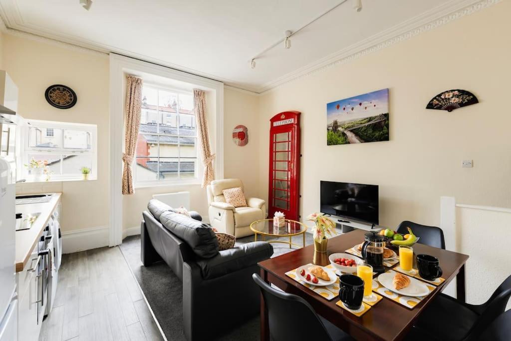 Apartament Clifton Nr Centre, Parking X 1, Garden Picnic Area *