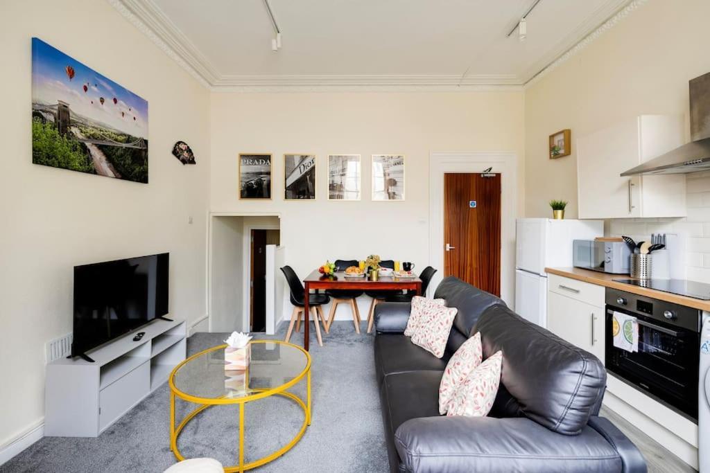 Apartment Clifton Nr Centre, Parking X 1, Garden Picnic Area Bristol