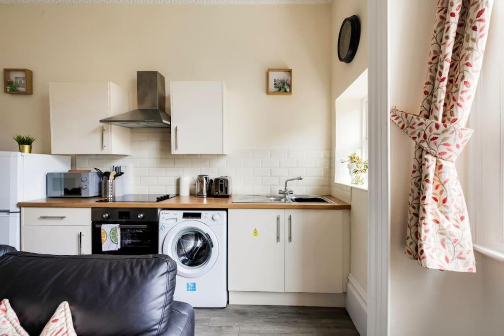 Apartment Clifton Nr Centre, Parking X 1, Garden Picnic Area