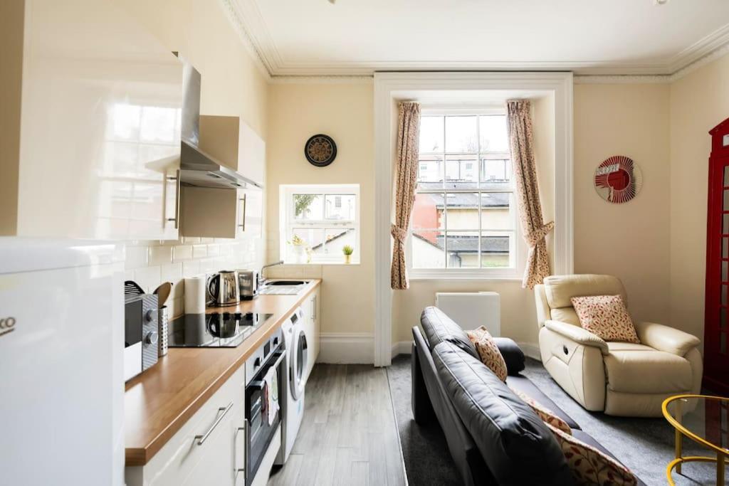 Clifton Nr Centre, Parking X 1, Garden Picnic Area Apartment Bristol