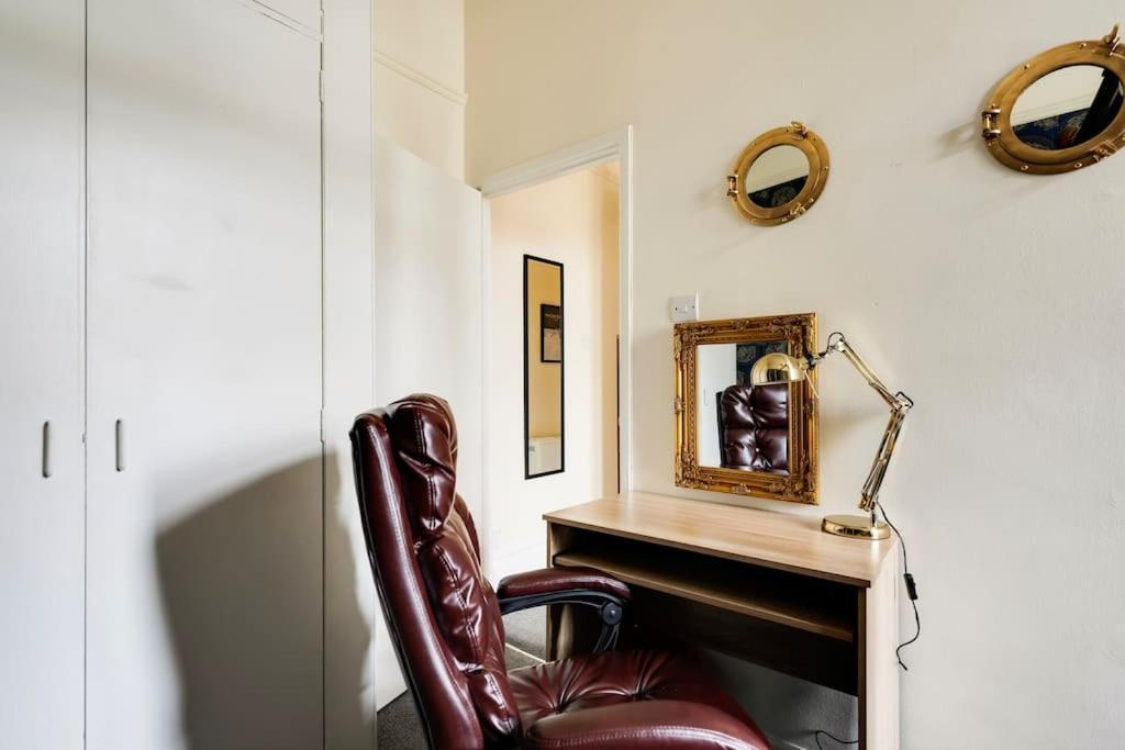 Clifton Nr Centre, Parking X 1, Garden Picnic Area Apartment Bristol